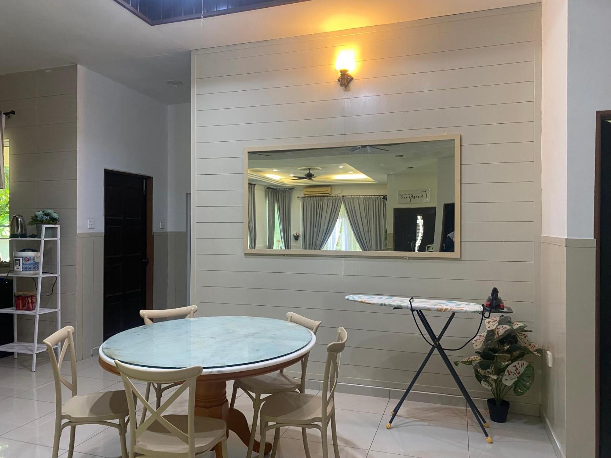Ayer Hitam Leissa Homestay מראה חיצוני תמונה