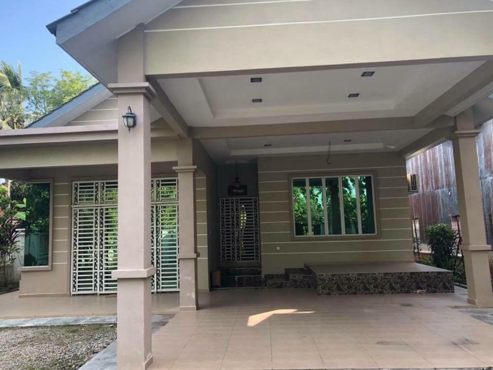 Ayer Hitam Leissa Homestay מראה חיצוני תמונה